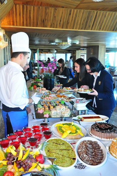 Sunday Buffet at Bay Lodge
